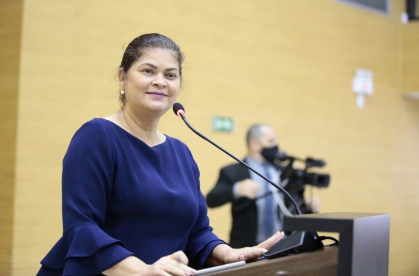 Deputada Cassia protocola indicação para realização de melhorias em instituições de ensino de Jaru