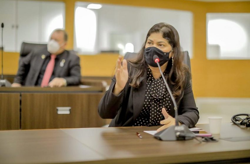  DEPUTADA CASSIA REALIZA REUNIÃO JUNTO À SESAU PARA TRATAR SOBRE DEMANDAS DA ENFERMAGEM: