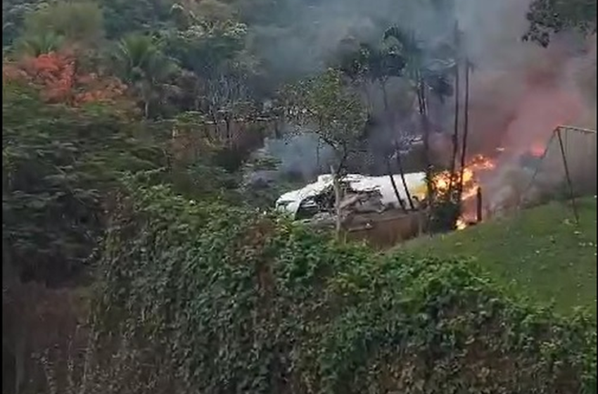 Avião com 62 pessoas cai em São Paulo