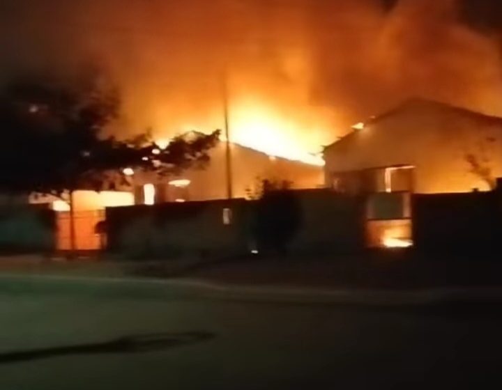  Urgente: Incêndio destrói 3 casas em Alvorada do Oeste