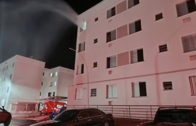 Família de 4 pessoas é encontrada morta dentro de apartamento em MG