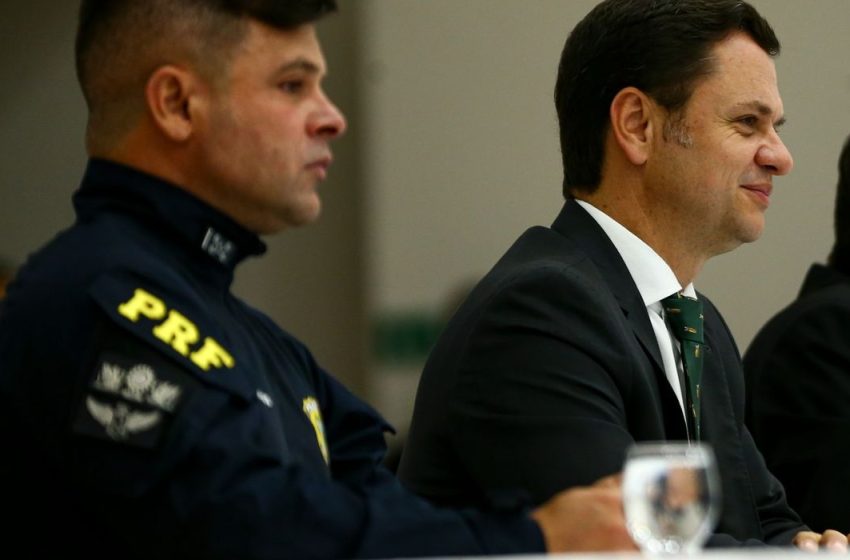 PF indicia Torres e Vasques por uso ilegal da PRF nas eleições de 2022