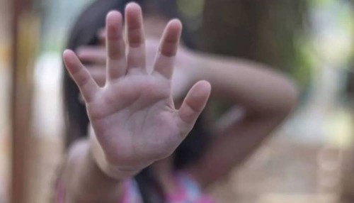  Menina de 11 anos vai a “encontro amoroso” com adolescente de 16 e é estuprada