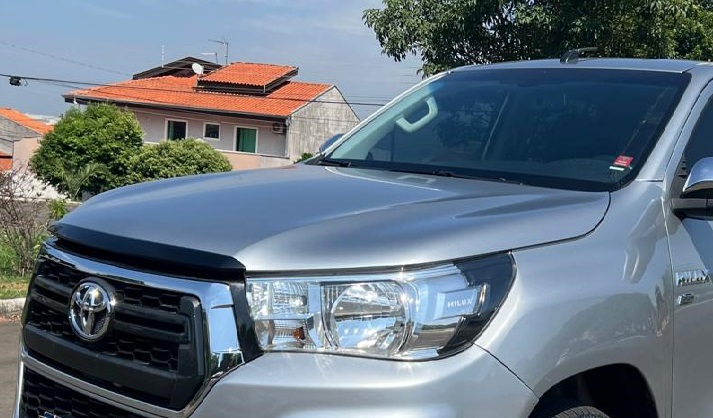  Caminhonete é furtada no centro de Alvorada do Oeste